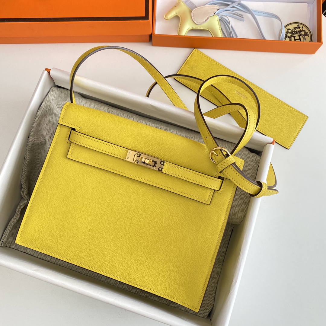 Hermes Kelly Danse Evercolor Bag In Yellow Color